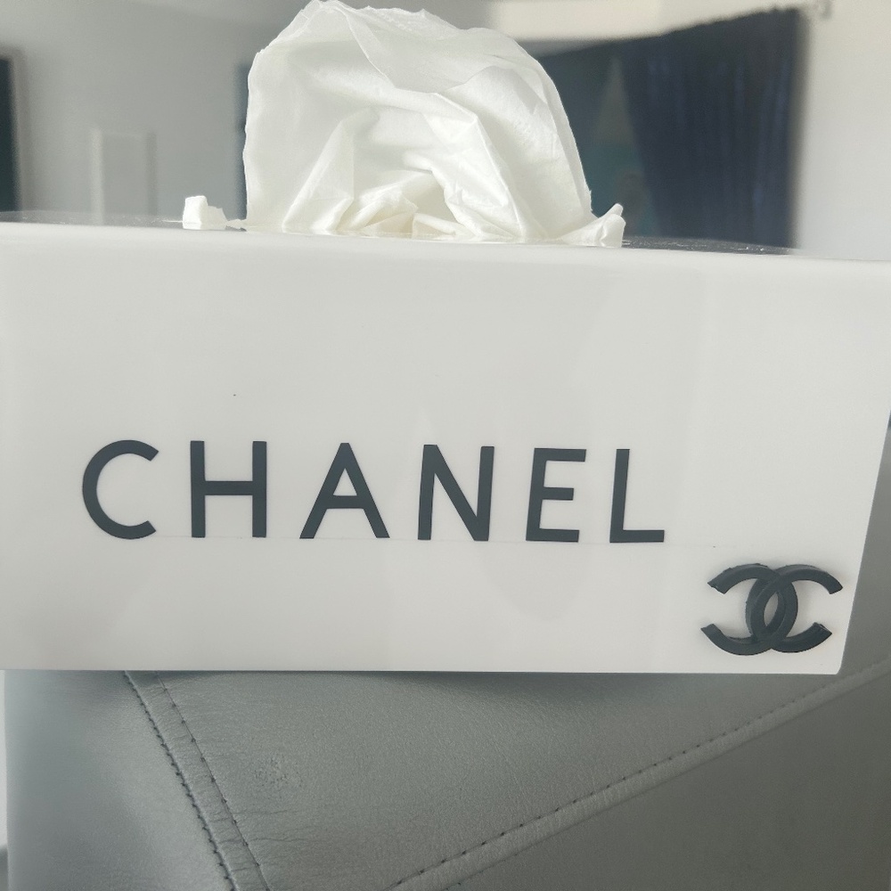 Tissue box/New White Acrylic